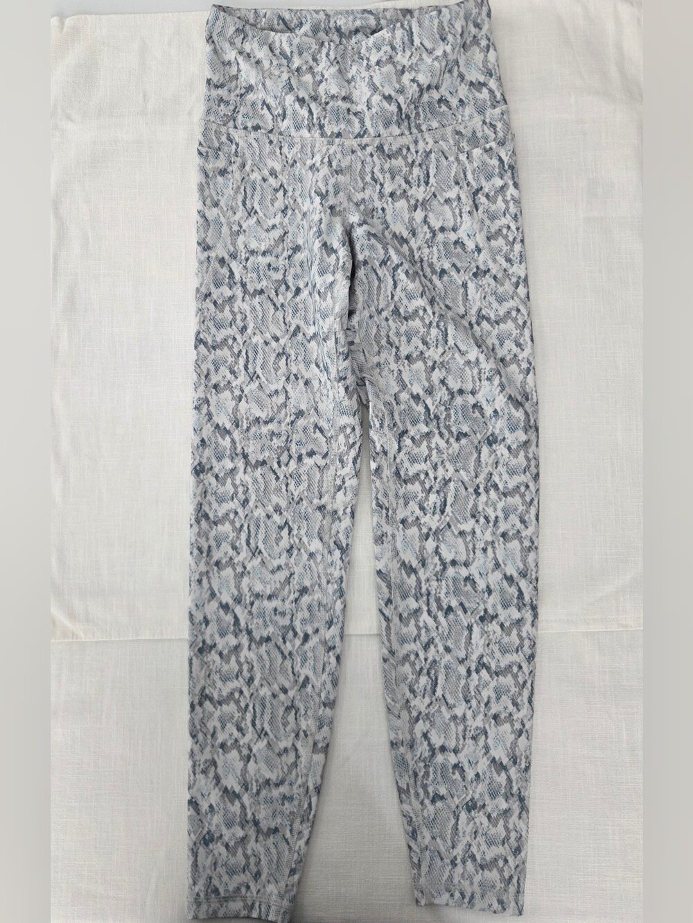 Women’s Snake-Print High-Waist Jeans in Light Gray Blue